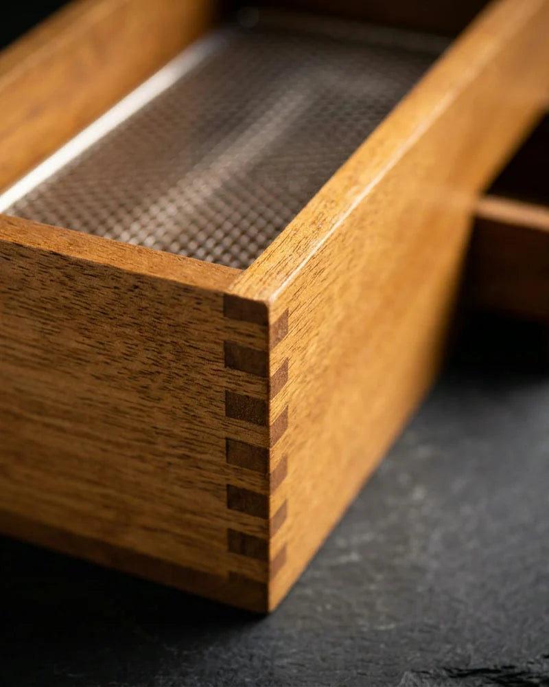 Komae Smoking Box – Wooden Barbecue for Smoked Dishes detail photo