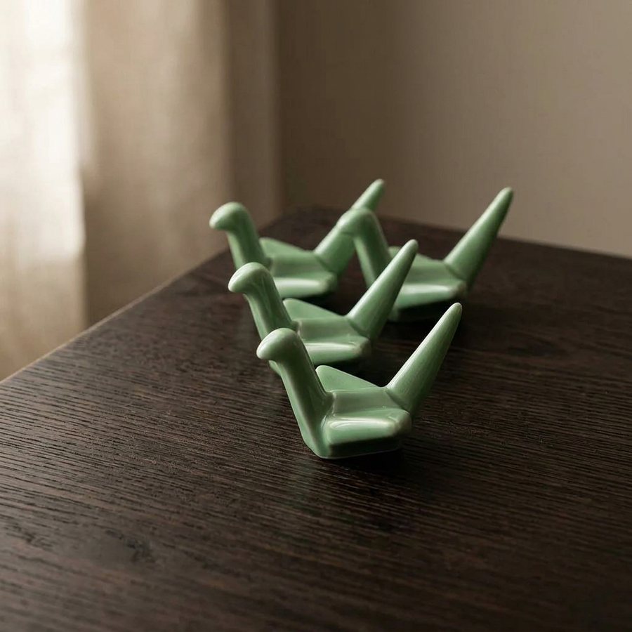 4 Chopstick Holders Origami Green product image