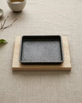 Suehirocho BBQ Plate – Cast Iron & Wood