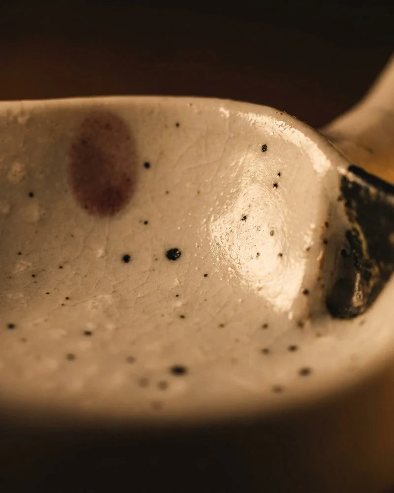 Desu Sauce Bowl with Chopsticks Holder detail photo