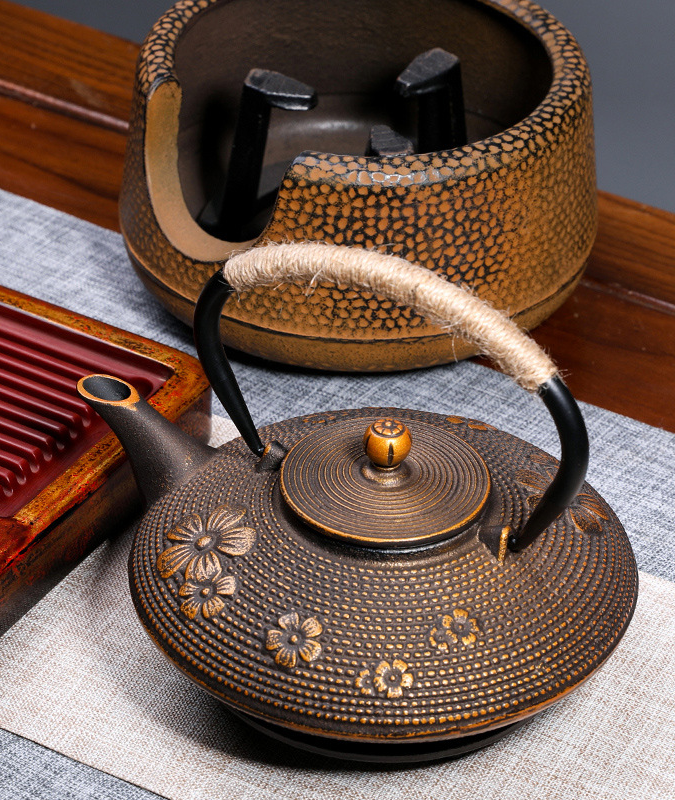 Japanese Kitakyushu Cast Iron Tetsubin Teapot - 800ml - product detail view from Japanese Kitchen Supply