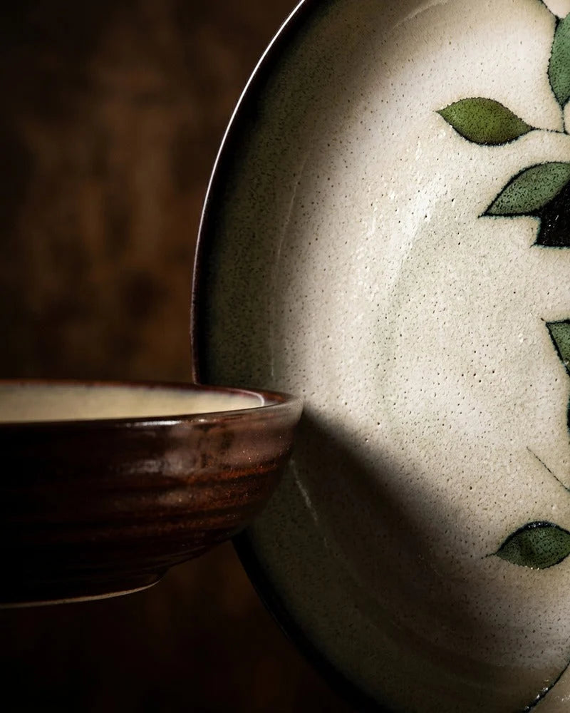 Koemji Dinnerware Set detail photo