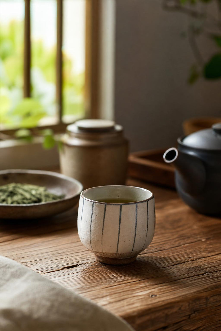 Teacup Omura lifestyle photo