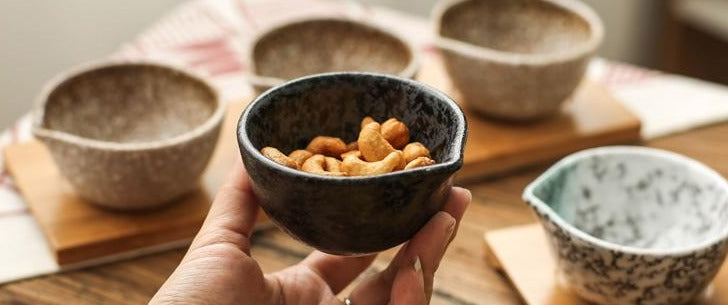 Japanese Yoshito Ceramic Sauce Bowl Set – Small Dishes for Soy Sauce & Dips