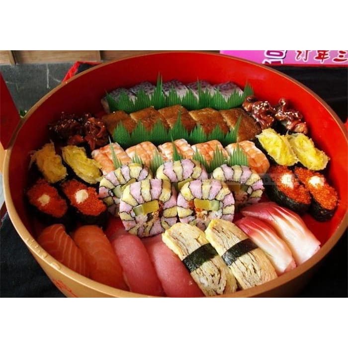 Ibaraki Sushi Roller and Mold Set product image